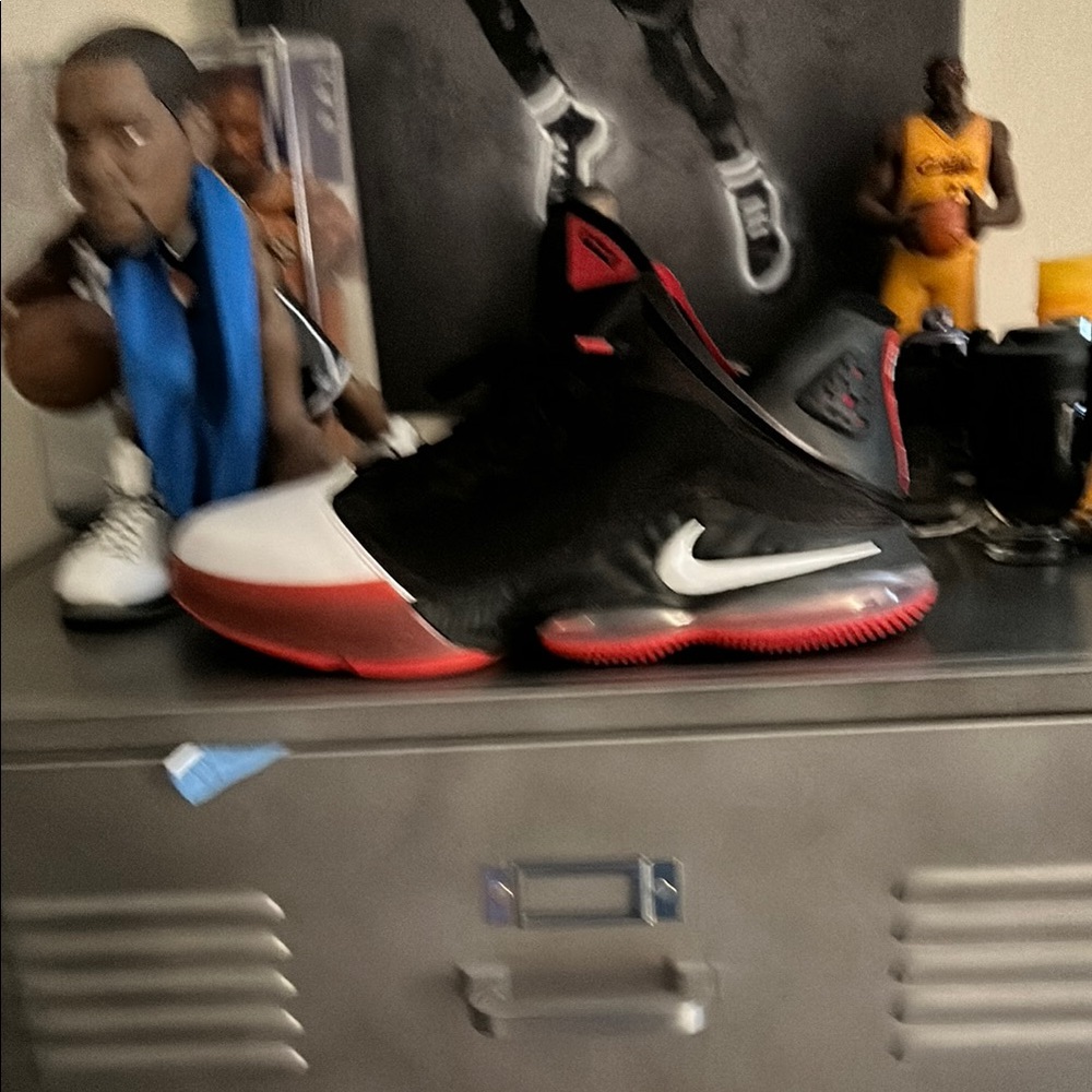 LeBron 19